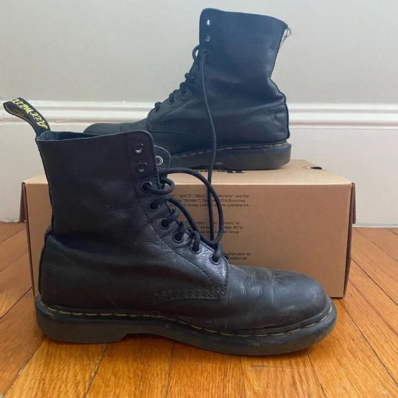 Dr. Martens | Shoes | Used Classic Womens Size 8 Dr Martens